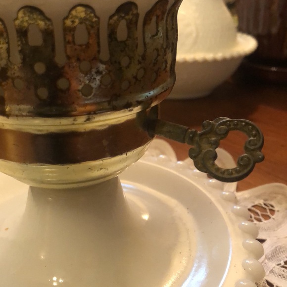 Vintage Fenton White Milk Glass Lamp Beautiful! - Picture 7 of 14